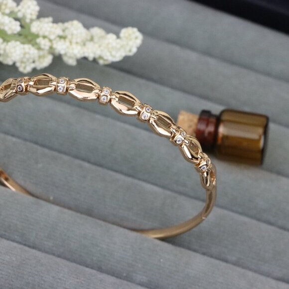 Elegant Linked Design Rose Gold Bangle with Sparkling Accents, XPBL0439 - Picture 11 of 11